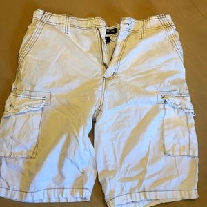 White Airwalk cargo shorts